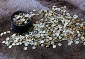 CELTIC TREASURE, COINS AND POUCH, REPLICAS - 100 PIECES - CELTIC COINS{% if kategorie.adresa_nazvy[0] != zbozi.kategorie.nazev %} - COINS{% endif %}