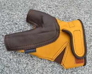 ARCHERY GLOVE, FINE LEATHER, PROFESSIONAL - BÖGENZUBEHÖR{% if kategorie.adresa_nazvy[0] != zbozi.kategorie.nazev %} - WAFFEN{% endif %}