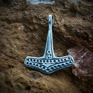 THORS HAMMER, INSEL BORNHOLM, DÄNEMARK AG 925 - ANHÄNGER - SCHMUCK, SILBER{% if kategorie.adresa_nazvy[0] != zbozi.kategorie.nazev %} - SILBER SCHMUCKSTÜCKE{% endif %}