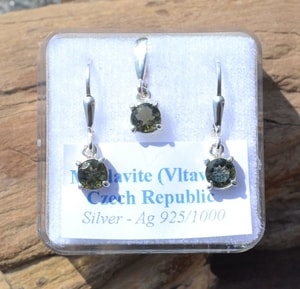 OCTANTIS, CZECH MOLDAVITE STERLING SILVER SET AG 925 - MOLDAVITE{% if kategorie.adresa_nazvy[0] != zbozi.kategorie.nazev %} - SILBER SCHMUCKSTÜCKE{% endif %}