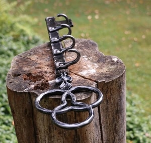 MEDIEVAL KEY, FORGED TOWEL RACK - FORGED IRON HOME ACCESSORIES{% if kategorie.adresa_nazvy[0] != zbozi.kategorie.nazev %} - SMITHY WORKS, COINS{% endif %}