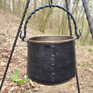 TRIPOD FOR CAMP KETTLE, FOLDABLE, FORGED - FORGED PRODUCTS{% if kategorie.adresa_nazvy[0] != zbozi.kategorie.nazev %} - SMITHY WORKS, COINS{% endif %}