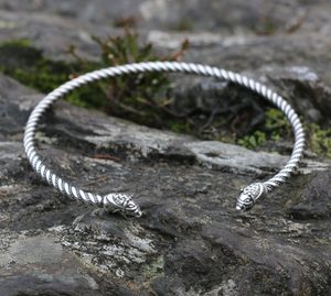 FLÓKI, COUPLES EN ARGENT VIKING - TORQUES, COLLIERS{% if kategorie.adresa_nazvy[0] != zbozi.kategorie.nazev %} - BIJOUX EN ARGENT{% endif %}