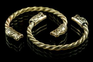 VIKING WOLF, BRACELET FROM BURG, SWEDEN, BRONZE - BRONZE HISTORICAL JEWELS{% if kategorie.adresa_nazvy[0] != zbozi.kategorie.nazev %} - JEWELLERY - BRONZE, ZINC{% endif %}