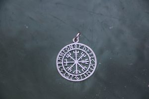 VEGVISIR, ICELANDIC RUNE SMALL PENDANT, SILVER - PENDANTS{% if kategorie.adresa_nazvy[0] != zbozi.kategorie.nazev %} - SILVER JEWELLERY{% endif %}