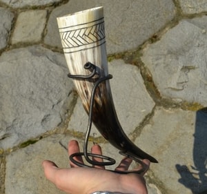 FISHBONE, CARVED SLAVIC DRINKING HORN - DRINKING HORNS{% if kategorie.adresa_nazvy[0] != zbozi.kategorie.nazev %} - HORN PRODUCTS{% endif %}