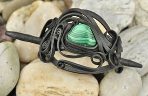 MALACHITE - HAIR PIN - FANTASY JEWELS{% if kategorie.adresa_nazvy[0] != zbozi.kategorie.nazev %} - JEWELLERY - BRONZE, ZINC{% endif %}