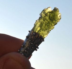 SIRIUS, CZECH MOLDAVITE STERLING SILVER PENDANT - MOLDAVITES, CZECH{% if kategorie.adresa_nazvy[0] != zbozi.kategorie.nazev %} - SILVER JEWELLERY{% endif %}