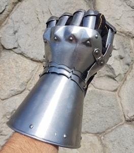 LORIC, MEDIEVAL GAUNTLETS - ARMOR PARTS{% if kategorie.adresa_nazvy[0] != zbozi.kategorie.nazev %} - ARMOUR HELMETS, SHIELDS{% endif %}