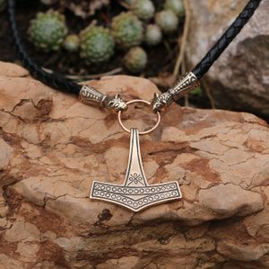 THOR'S HAMMER LEATHER BOLO, DENMARK, BRONZE - BRONZE HISTORICAL JEWELS{% if kategorie.adresa_nazvy[0] != zbozi.kategorie.nazev %} - JEWELLERY - BRONZE, ZINC{% endif %}