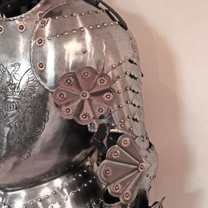 RENAISSANCE SUIT OF ARMOUR, ETCHED ARMOUR, CUSTOM MADE - SUITS OF ARMOUR{% if kategorie.adresa_nazvy[0] != zbozi.kategorie.nazev %} - ARMOUR HELMETS, SHIELDS{% endif %}