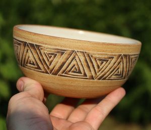 CERAMIC BOWL, CELTIC TRIANGLES - TRADITIONAL CZECH CERAMICS{% if kategorie.adresa_nazvy[0] != zbozi.kategorie.nazev %} - CERAMICS, GLASS{% endif %}