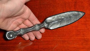 HAND FORGED KNIFE, TWO EDGES - KNIVES{% if kategorie.adresa_nazvy[0] != zbozi.kategorie.nazev %} - WEAPONS - SWORDS, AXES, KNIVES{% endif %}