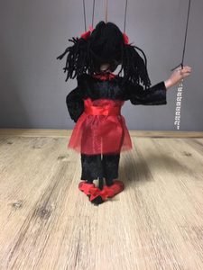 LITTLE DEVIL GIRL MARIONETTE - PUPPEN{% if kategorie.adresa_nazvy[0] != zbozi.kategorie.nazev %} - HOLZPRODUKTE{% endif %}