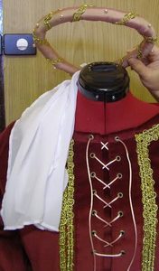 MEDIEVAL RED DRESS FOR WOMEN - COSTUMES FOR WOMEN{% if kategorie.adresa_nazvy[0] != zbozi.kategorie.nazev %} - SHOES, COSTUMES{% endif %}