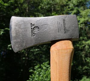 FELLING AXE HY 10  1200G, HULTAFORS, SWEDEN - WERKZEUGE - SCHAUFELN, SÄGEN, AXT{% if kategorie.adresa_nazvy[0] != zbozi.kategorie.nazev %} - BUSHCRAFT{% endif %}