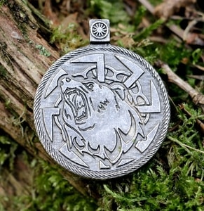 BEAR KOLOVRAT, PENDANT, PEWTER - SLAVIC AMULETS{% if kategorie.adresa_nazvy[0] != zbozi.kategorie.nazev %} - JEWELLERY - BRONZE, ZINC{% endif %}