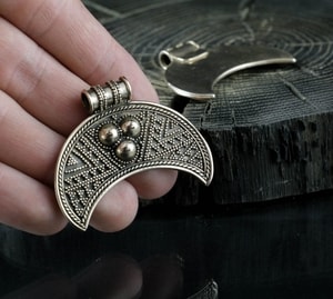 ZIVA, LUNITSA, SLAVS, VIKINGS, PENDANT, BRONZE - BRONZE HISTORICAL JEWELS{% if kategorie.adresa_nazvy[0] != zbozi.kategorie.nazev %} - JEWELLERY - BRONZE, ZINC{% endif %}