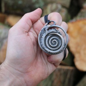 OUROBOROS, DRAGON, TIN PENDANT - DRAGON FANTASY AMULETS{% if kategorie.adresa_nazvy[0] != zbozi.kategorie.nazev %} - JEWELLERY - BRONZE, ZINC{% endif %}