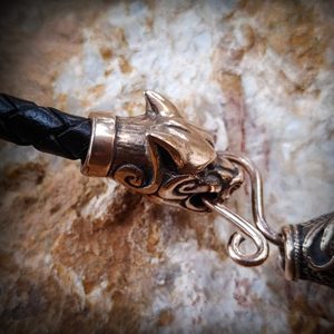 SCANIA, VIKING LEATHER BRAIDED NECKLACE, BRONZE - BRONZE HISTORICAL JEWELS{% if kategorie.adresa_nazvy[0] != zbozi.kategorie.nazev %} - JEWELLERY - BRONZE, ZINC{% endif %}