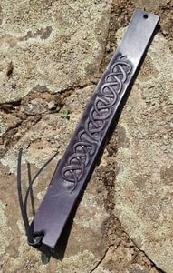 MORANA, CARVED LEATHER BRACELET - LEDERARMBÄNDER{% if kategorie.adresa_nazvy[0] != zbozi.kategorie.nazev %} - LEDERPRODUKTE{% endif %}