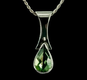 PLACIDA, MOLDAVITE SILVER PENDANT - MOLDAVITES, CZECH{% if kategorie.adresa_nazvy[0] != zbozi.kategorie.nazev %} - SILVER JEWELLERY{% endif %}