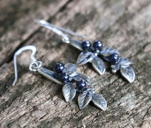 BLUEBERRIES, EARRINGS, SILVER - EARRINGS WITH GEMSTONES, SILVER{% if kategorie.adresa_nazvy[0] != zbozi.kategorie.nazev %} - SILVER JEWELLERY{% endif %}