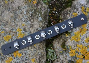 ROCKER, LEDERARMBAND XVIII - LEDERARMBÄNDER{% if kategorie.adresa_nazvy[0] != zbozi.kategorie.nazev %} - LEDERPRODUKTE{% endif %}