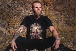 VELES, SLAVIC GOD, MEN'S T-SHIRT COLORED - HEIDNISCHE T-SHIRTS{% if kategorie.adresa_nazvy[0] != zbozi.kategorie.nazev %} - T-SHIRTS, BOOTS - ROCK MUSIC{% endif %}