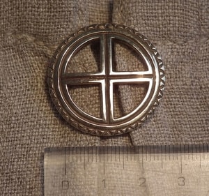 SUN CROSS, BRONZE BROOCH - KOSTÜM BROSCHEN, FIBULAE{% if kategorie.adresa_nazvy[0] != zbozi.kategorie.nazev %} - SCHMUCKSTÜCKE{% endif %}