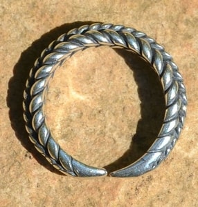 VIKING BRAIDED RING, STERLING SILVER, AG 925 - PENDANTS{% if kategorie.adresa_nazvy[0] != zbozi.kategorie.nazev %} - SILVER JEWELLERY{% endif %}