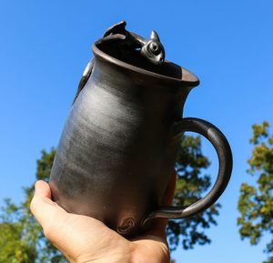 DRAKEN - DRACHEN KERAMIKBECHER - TRADITIONELLE TSCHECHISCHE KERAMIK{% if kategorie.adresa_nazvy[0] != zbozi.kategorie.nazev %} - KERAMIK{% endif %}