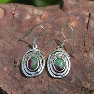 FOREST WELL, STERLING SILVER EARRINGS, RUBY AND ZOISITE - EARRINGS{% if kategorie.adresa_nazvy[0] != zbozi.kategorie.nazev %} - SILVER JEWELLERY{% endif %}