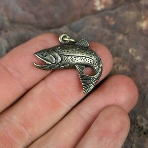 TROUT, FISH, FISHING PENDANT, ZINC ANT. BRASS - ANIMAL PENDANTS{% if kategorie.adresa_nazvy[0] != zbozi.kategorie.nazev %} - JEWELLERY - BRONZE, ZINC{% endif %}