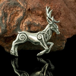 KELTISCHER HIRSCH - HERNE, SILBER ANHÄNGER - ANHÄNGER - SCHMUCK, SILBER{% if kategorie.adresa_nazvy[0] != zbozi.kategorie.nazev %} - SILBER SCHMUCKSTÜCKE{% endif %}