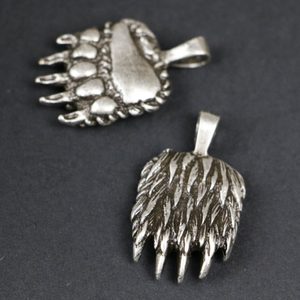 BEAR PAW PENDANT, ZINC, ANTIQUE SILVER - ALL PENDANTS, OUR PRODUCTION{% if kategorie.adresa_nazvy[0] != zbozi.kategorie.nazev %} - JEWELLERY - BRONZE, ZINC{% endif %}