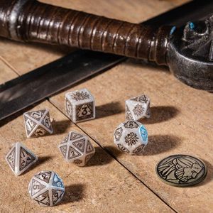 THE WITCHER DICE SET GERALT THE WHITE WOLF (7) - THE WITCHER{% if kategorie.adresa_nazvy[0] != zbozi.kategorie.nazev %} - LIZENZIERTE PRODUKTE - FILME, SPIELE{% endif %}