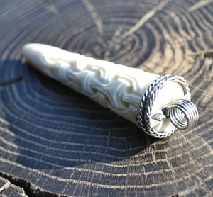 CARVED ANTLER PENDANT, VIKING STYLE, STERLING SILVER - ANHÄNGER - SCHMUCK, SILBER{% if kategorie.adresa_nazvy[0] != zbozi.kategorie.nazev %} - SILBER SCHMUCKSTÜCKE{% endif %}