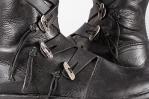 VARYAG, CUIR VIKING DES CHAUSSURES HAUTES, NOIR - CHAUSSURES VIKING ET SLAVES{% if kategorie.adresa_nazvy[0] != zbozi.kategorie.nazev %} - COSTUMES, CHAUSSURES{% endif %}