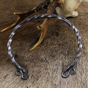 TWISTING TORC - FORGED PRODUCTS{% if kategorie.adresa_nazvy[0] != zbozi.kategorie.nazev %} - SMITHY WORKS, COINS{% endif %}