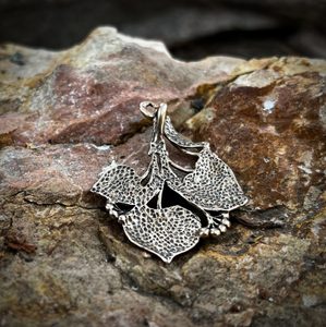 LIME LEAVES, SLAVIC TREE, PENDANT, BRONZE - BRONZE HISTORICAL JEWELS{% if kategorie.adresa_nazvy[0] != zbozi.kategorie.nazev %} - JEWELLERY - BRONZE, ZINC{% endif %}