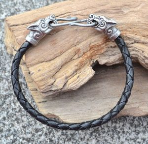 WOLF FENRIR, BANGLE - PEWTER, LEATHER - VIKING PENDANTS{% if kategorie.adresa_nazvy[0] != zbozi.kategorie.nazev %} - JEWELLERY - BRONZE, ZINC{% endif %}