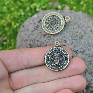 GREEK MEDUSA, MYTHOLOGY, ZINC PENDANT, ANT. BRASS - ALL PENDANTS, OUR PRODUCTION{% if kategorie.adresa_nazvy[0] != zbozi.kategorie.nazev %} - JEWELLERY - BRONZE, ZINC{% endif %}