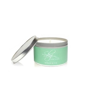 SPRUCE AND FIR TRAVEL CONTAINER, SCENTED CANDLE - SCENTED CANDLES{% if kategorie.adresa_nazvy[0] != zbozi.kategorie.nazev %} - HOME DECOR{% endif %}