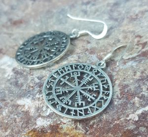 VEGVISIR, ISLÄNDISCHE RUNE OHRRINGE AUS SILBER - OHRRINGE{% if kategorie.adresa_nazvy[0] != zbozi.kategorie.nazev %} - SILBER SCHMUCKSTÜCKE{% endif %}