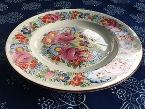 TRADITIONAL HANDPAINTED PLATE, CHODSKO - TRADITIONELLE TSCHECHISCHE KERAMIK{% if kategorie.adresa_nazvy[0] != zbozi.kategorie.nazev %} - KERAMIK{% endif %}