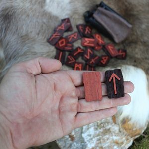 RUNES - ELDER FUTHARK, SET OF WOODEN RUNES - RUNE PENDANTS{% if kategorie.adresa_nazvy[0] != zbozi.kategorie.nazev %} - JEWELLERY - BRONZE, ZINC{% endif %}