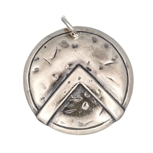 BOUCLIER SPARTIATE, PENDENTIF EN ARGENT - PENDENTIFS{% if kategorie.adresa_nazvy[0] != zbozi.kategorie.nazev %} - BIJOUX EN ARGENT{% endif %}