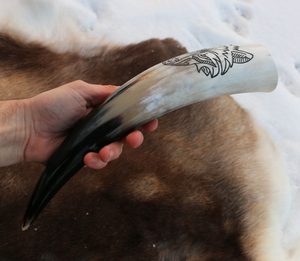 VUK - WOLF, DRINKING HORN - DRINKING HORNS{% if kategorie.adresa_nazvy[0] != zbozi.kategorie.nazev %} - HORN PRODUCTS{% endif %}