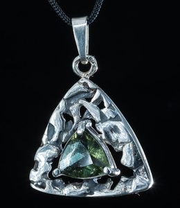 TRITON, PENDANT, FACETED MOLDAVITE JEWELRY, SILVER - MOLDAVITES, CZECH{% if kategorie.adresa_nazvy[0] != zbozi.kategorie.nazev %} - SILVER JEWELLERY{% endif %}